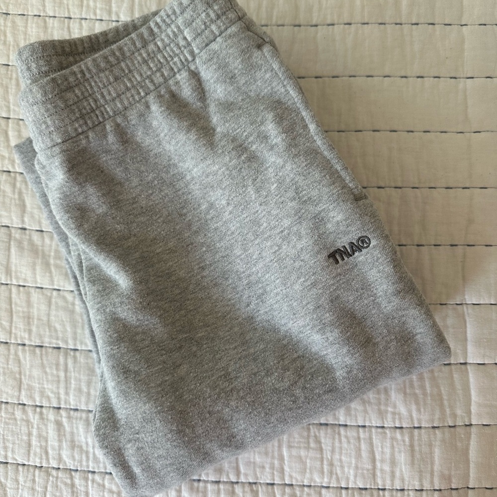 aritzia tna sweatpants size small sweat fleece cozy fleece perfect fit - Picture 1 of 4